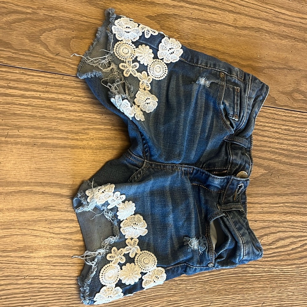 Flower lace, Jean shorts size 8 SO